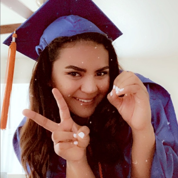 Meet your Posher, Jade - Picture 3 of 3